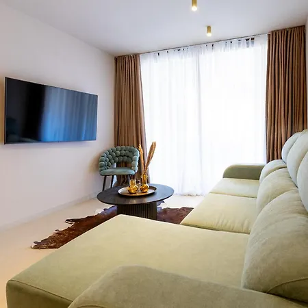 Castle Harbour Modern 1 Bedroom Cristianos Apartment